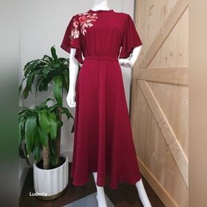 SHEIN CURVY‎ Size 0XL Women's Burgundy Embroidered Floral Dress. Ptp 21 in